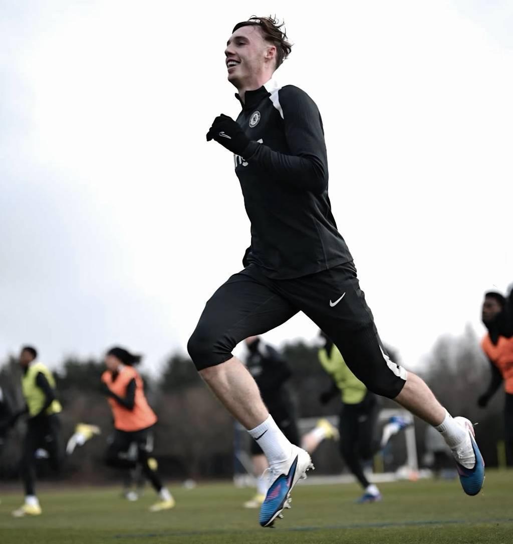 kaiyun-利好，因伤缺战水晶宫的帕尔默今日恢复训练